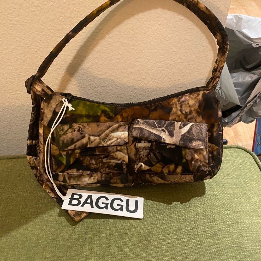 Baggu “photo forest” camouflage real tree cargo shoulder baguette bag